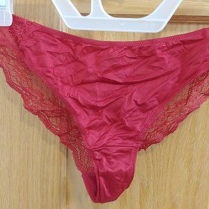 Maidenform Comfort Devotion Lace-Back Tanga Panty